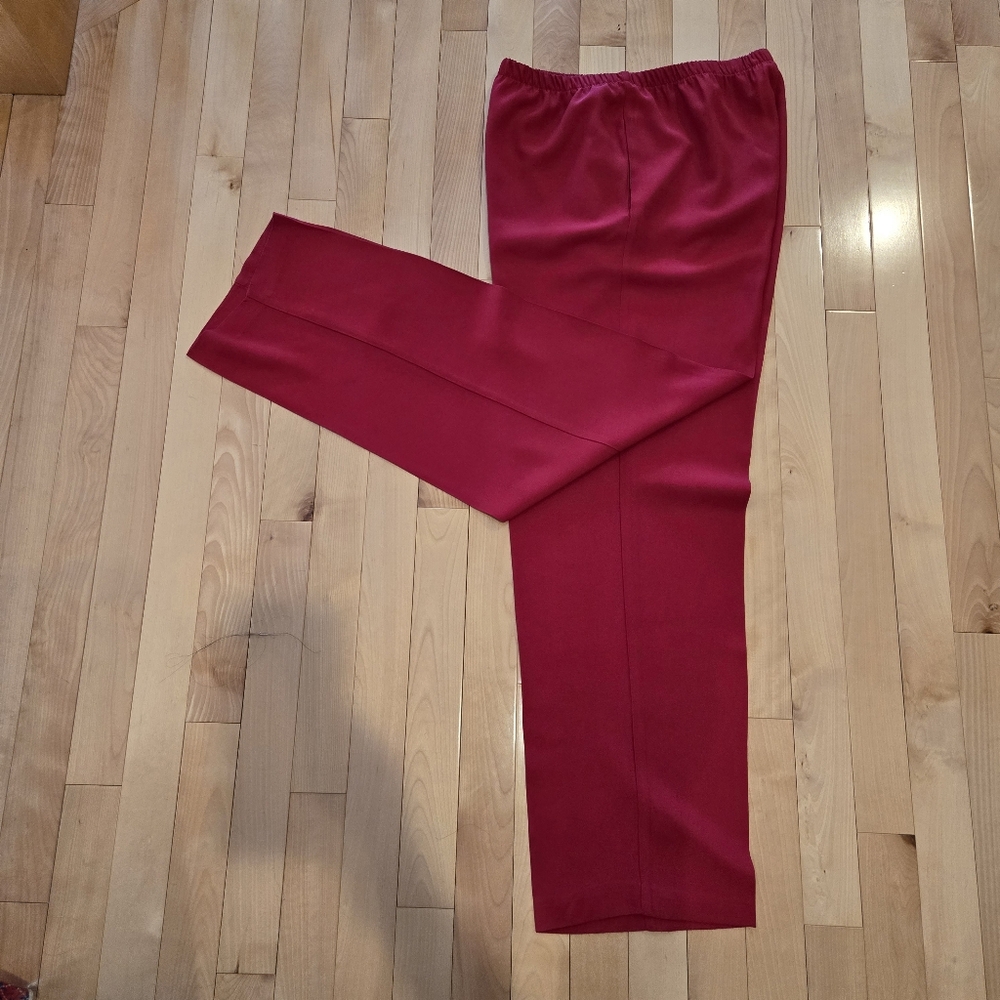 Lew Magram 3-Piece Red Woman's Suit, Jacket, Skirt, Slacks, Size 12 - Picture 9 of 16